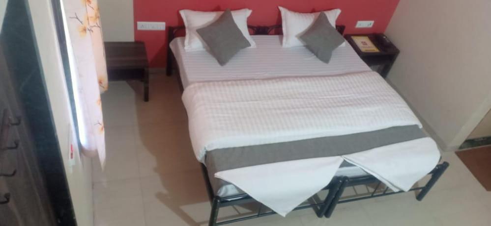 Hotel Rajendra Chinchani Extérieur photo