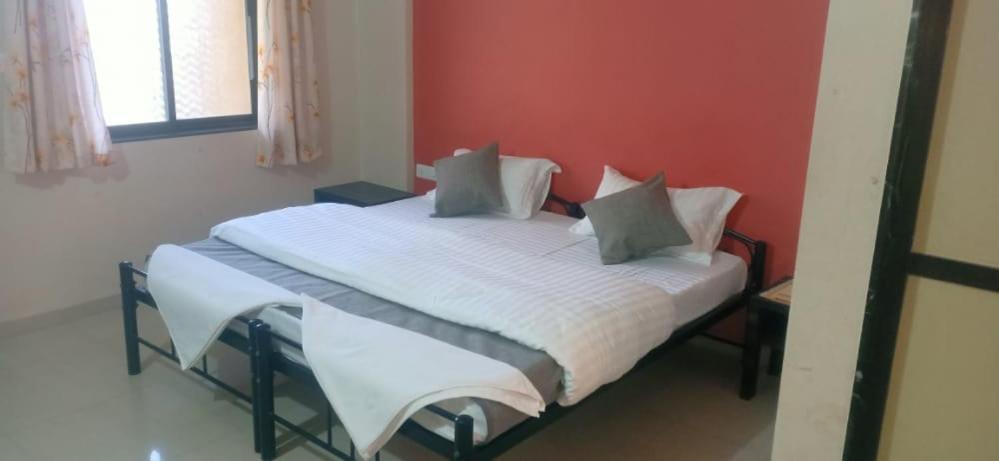 Hotel Rajendra Chinchani Extérieur photo