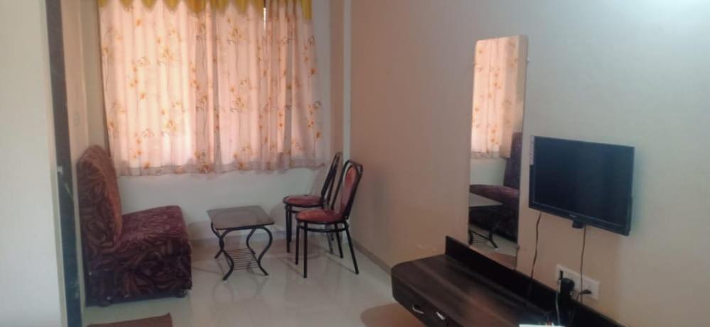 Hotel Rajendra Chinchani Extérieur photo